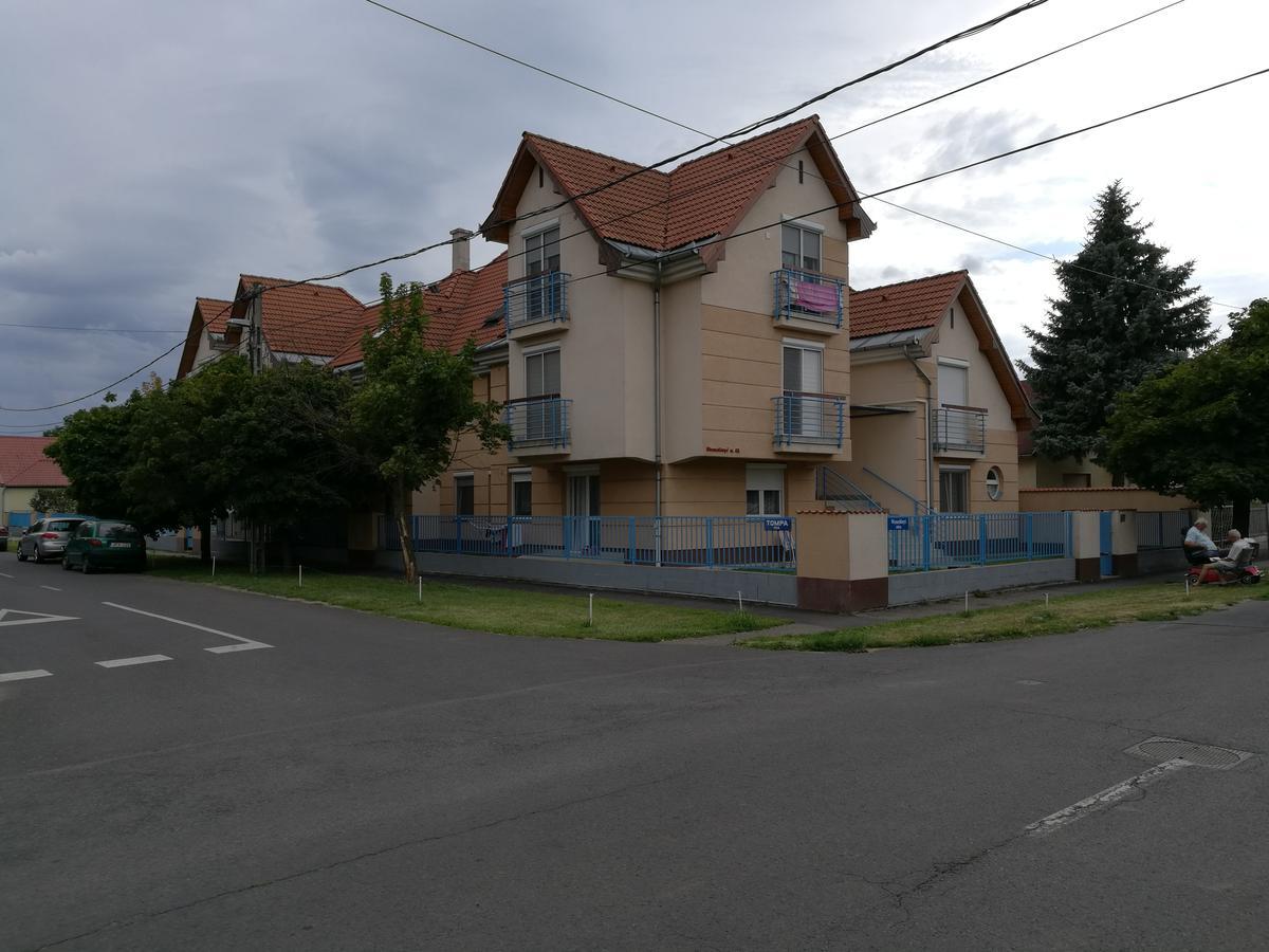 Kiskuckó Apartman Hajdúszoboszló Exterior foto